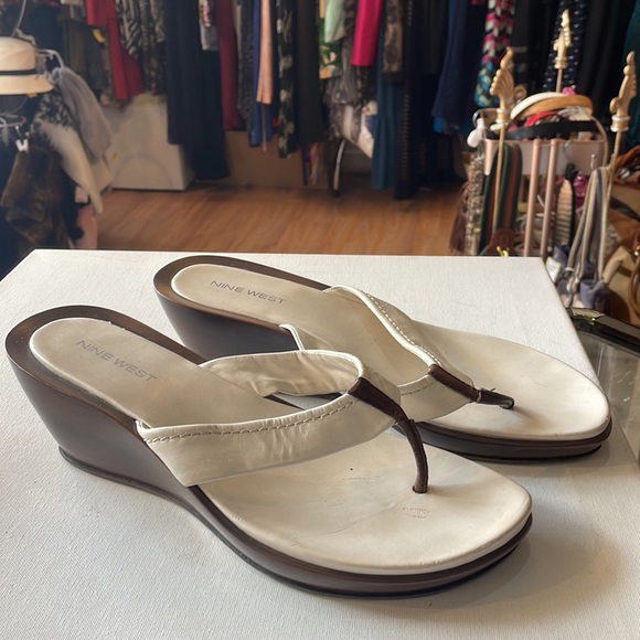 Nine West wedge sandals - Picture 3 of 5